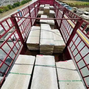 钦州 黄金麻花岗岩荔枝面，光面毛板装车完成