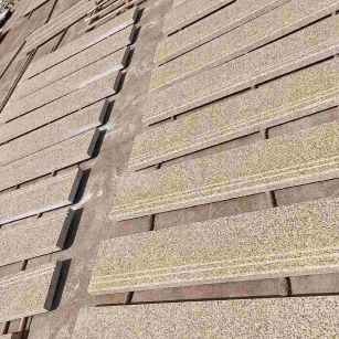 钦州 黄金麻花岗岩光面楼梯踏步