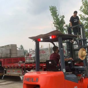 钦州 黄金麻冰裂纹，地铺石装车