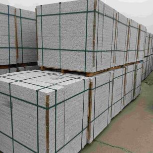 钦州 白麻花岗岩石材荔枝面地铺石（300*600*50）