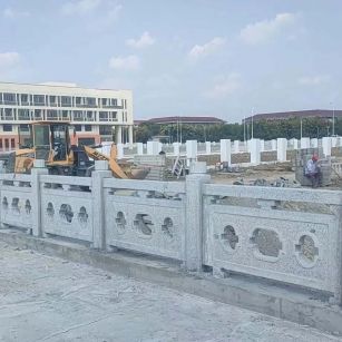 钦州 白麻花岗岩荔枝面河道栏杆