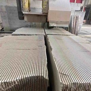 钦州 车间生产日常，黄金麻白麻花岗岩