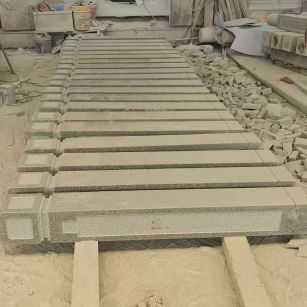 钦州 芝麻白异形加工雕刻-栏杆大柱，方柱