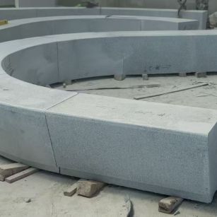 钦州 芝麻白花岗岩光面弧形坐凳