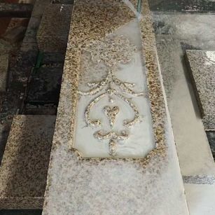 钦州 黄金麻花岗岩异形加工雕刻栏杆大柱