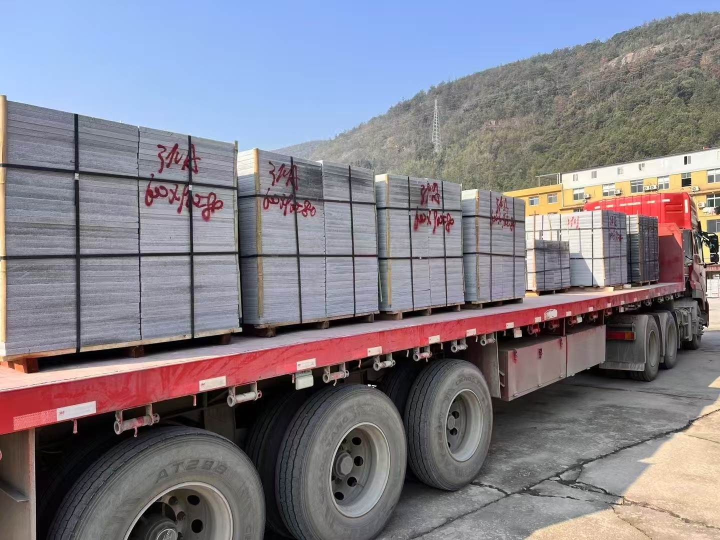 钦州 芝麻灰地铺石出货日常