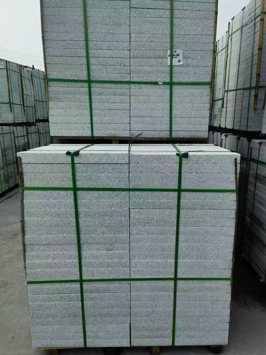 钦州 芝麻白火烧，园林广场市政工程地铺石，1.8~5.0厚均有现货