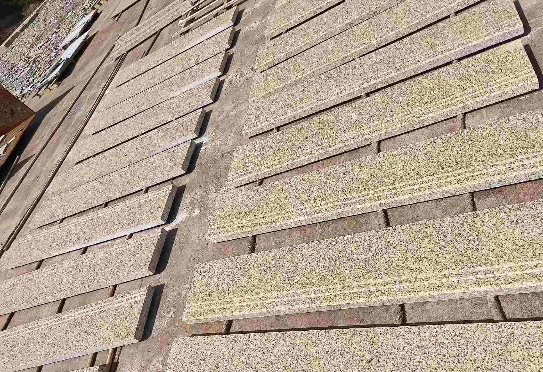 钦州 黄金麻花岗岩光面楼梯踏步