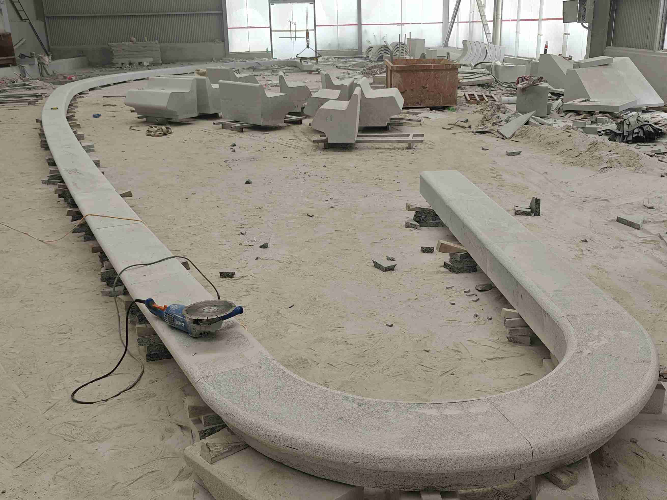 钦州 芝麻白花岗岩弧形花坛石，坐凳石