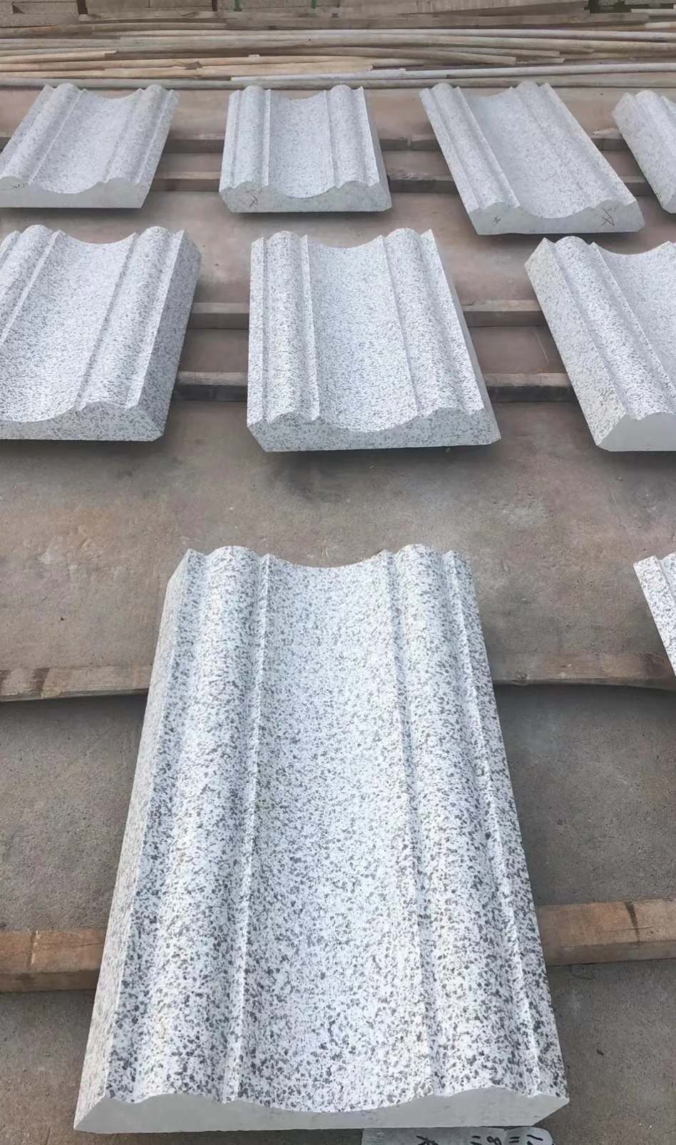 钦州 白麻花岗岩光面别墅线条