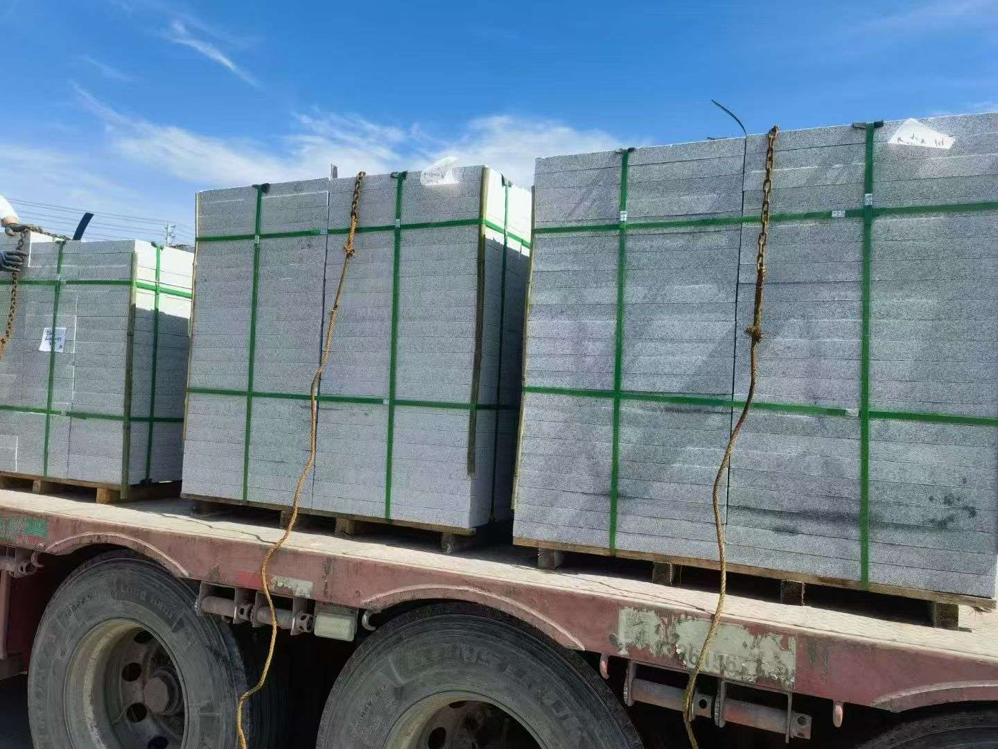 钦州 芝麻白花岗岩地铺石装车日常