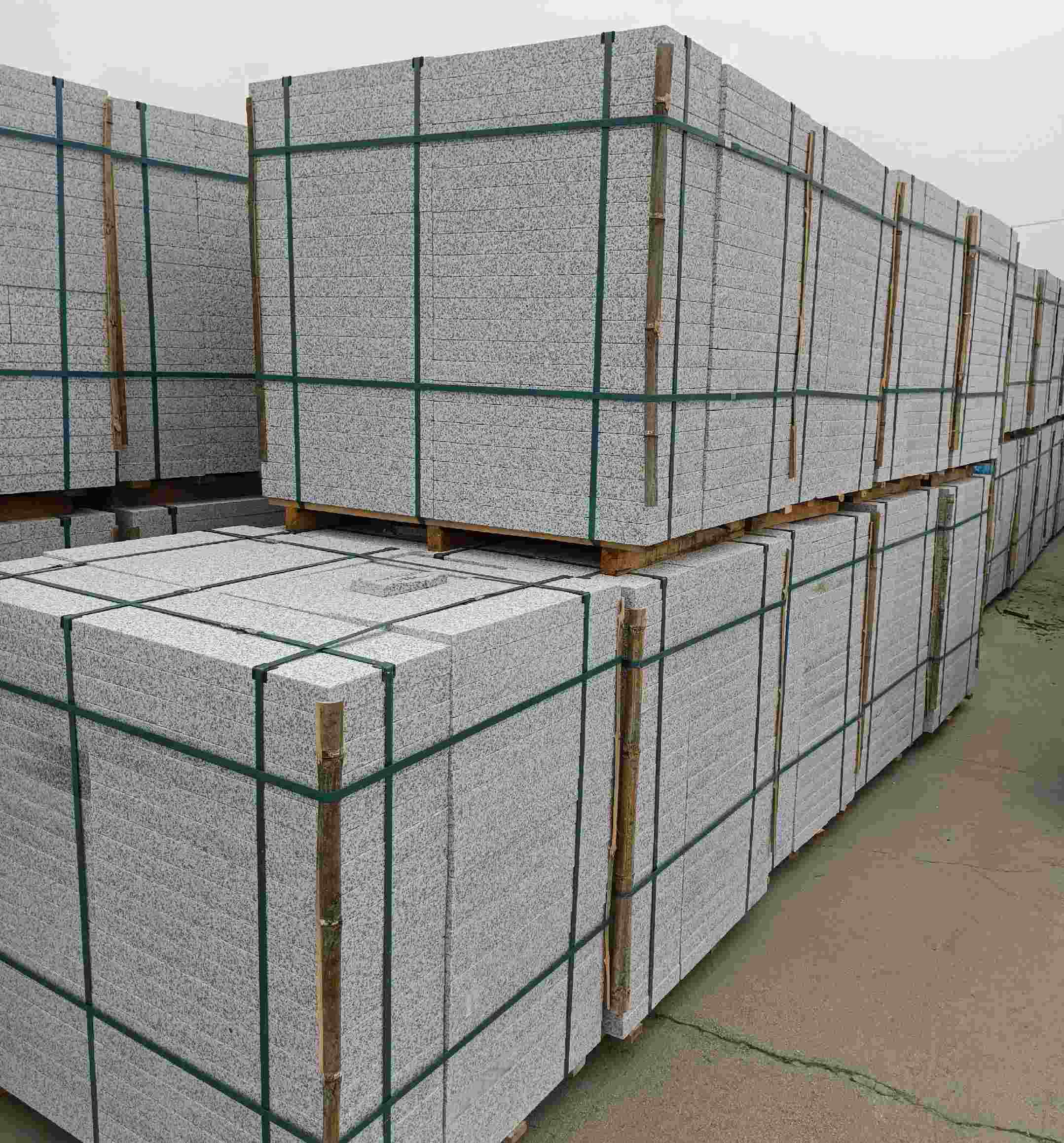 钦州 白麻花岗岩石材荔枝面地铺石（300*600*50）