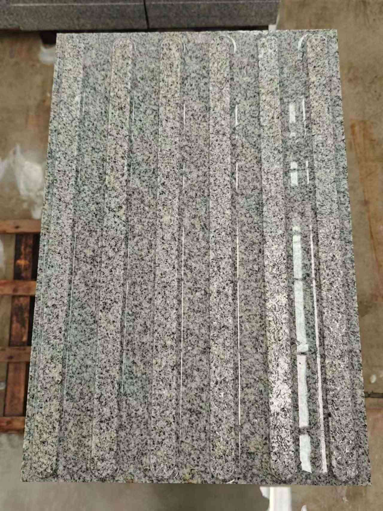 钦州 芝麻白花岗岩荔枝面雕刻盲道，盲条