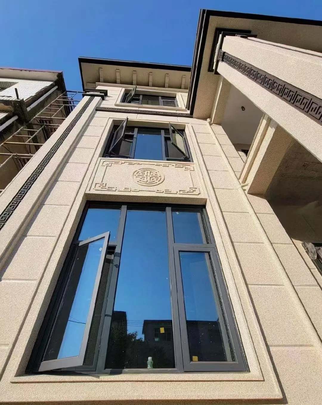 钦州 黄金麻荔枝面别墅外墙干挂效果展示