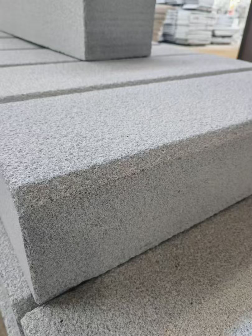 钦州 芝麻灰荔枝面路沿石