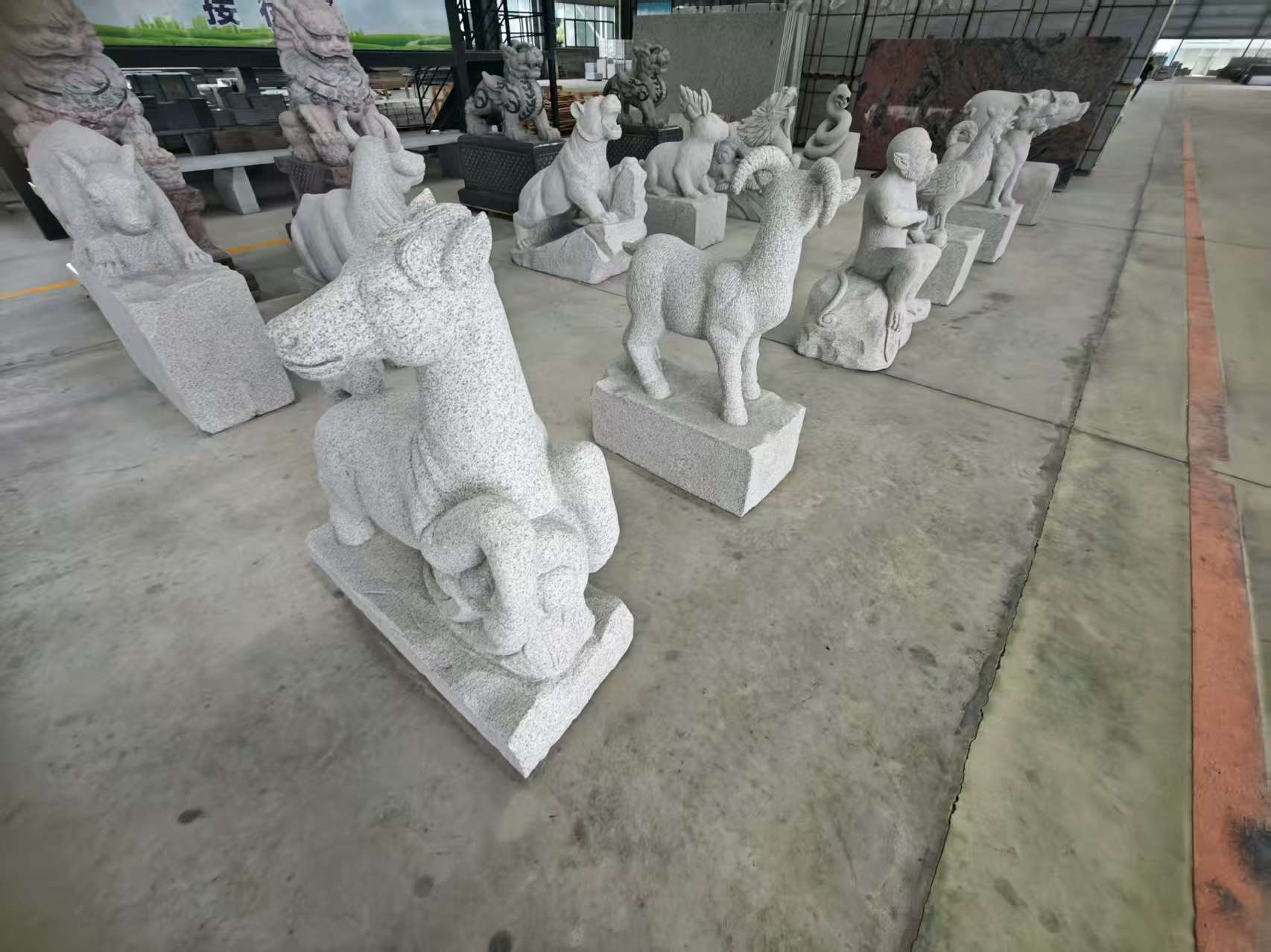 钦州 芝麻白花岗岩造型立体雕刻——十二生肖