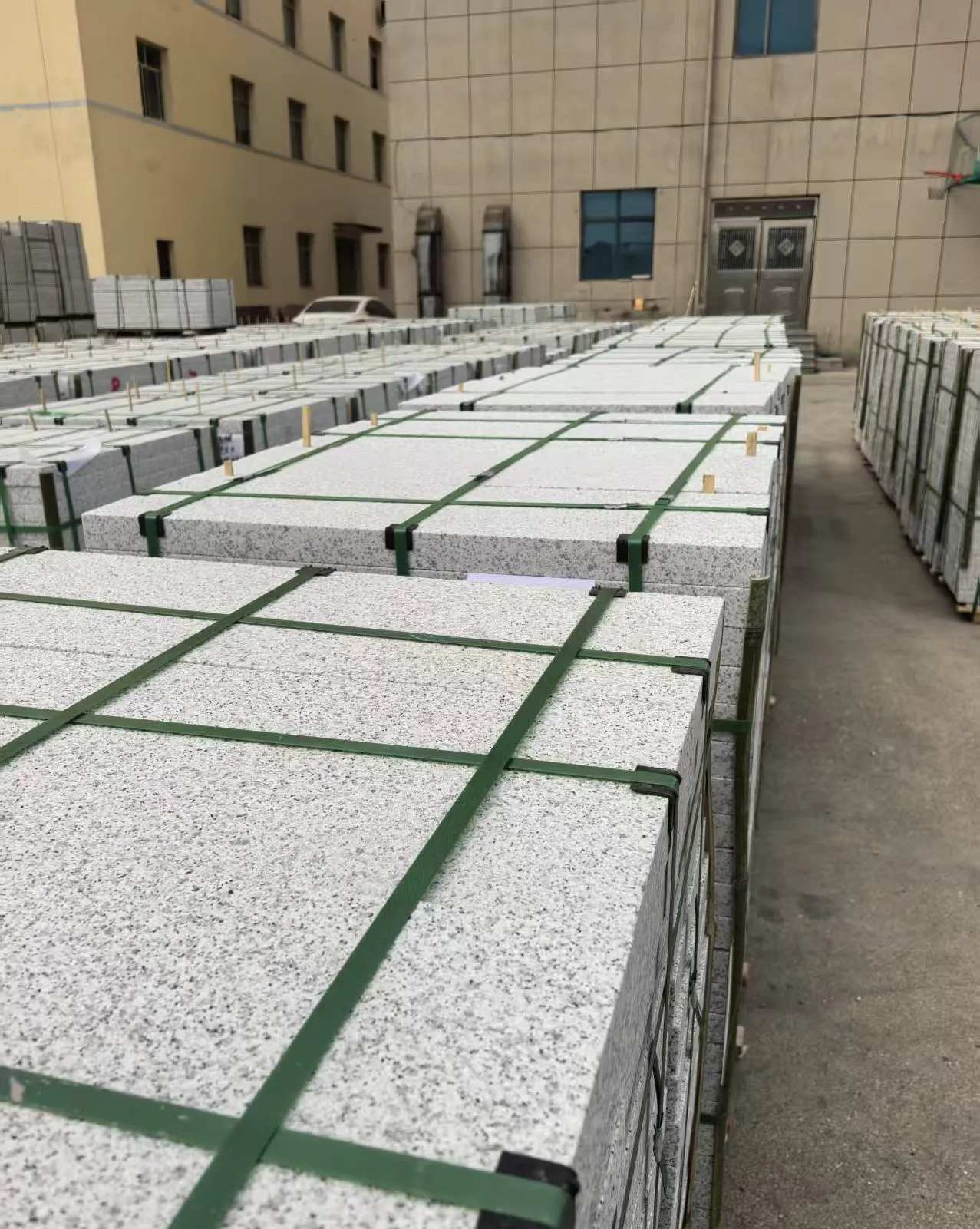 钦州 白麻花岗岩5.0公分荔枝面地铺石