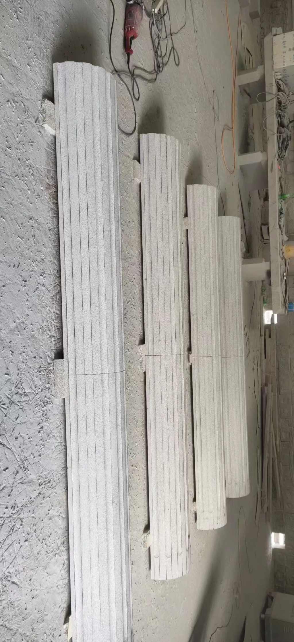 钦州 花岗岩厂家带你看白麻花岗岩门楼大柱柱皮