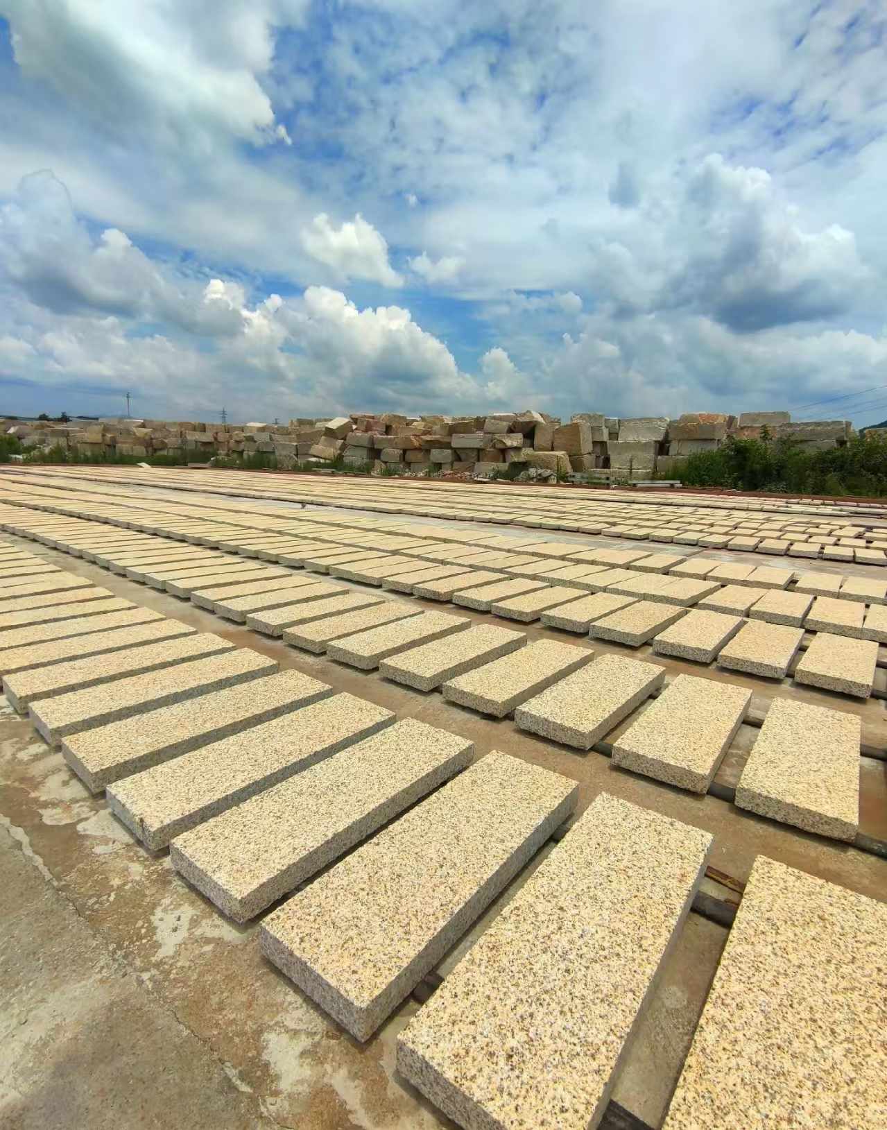 钦州 黄金麻荔枝面花岗岩石材地铺石防护中