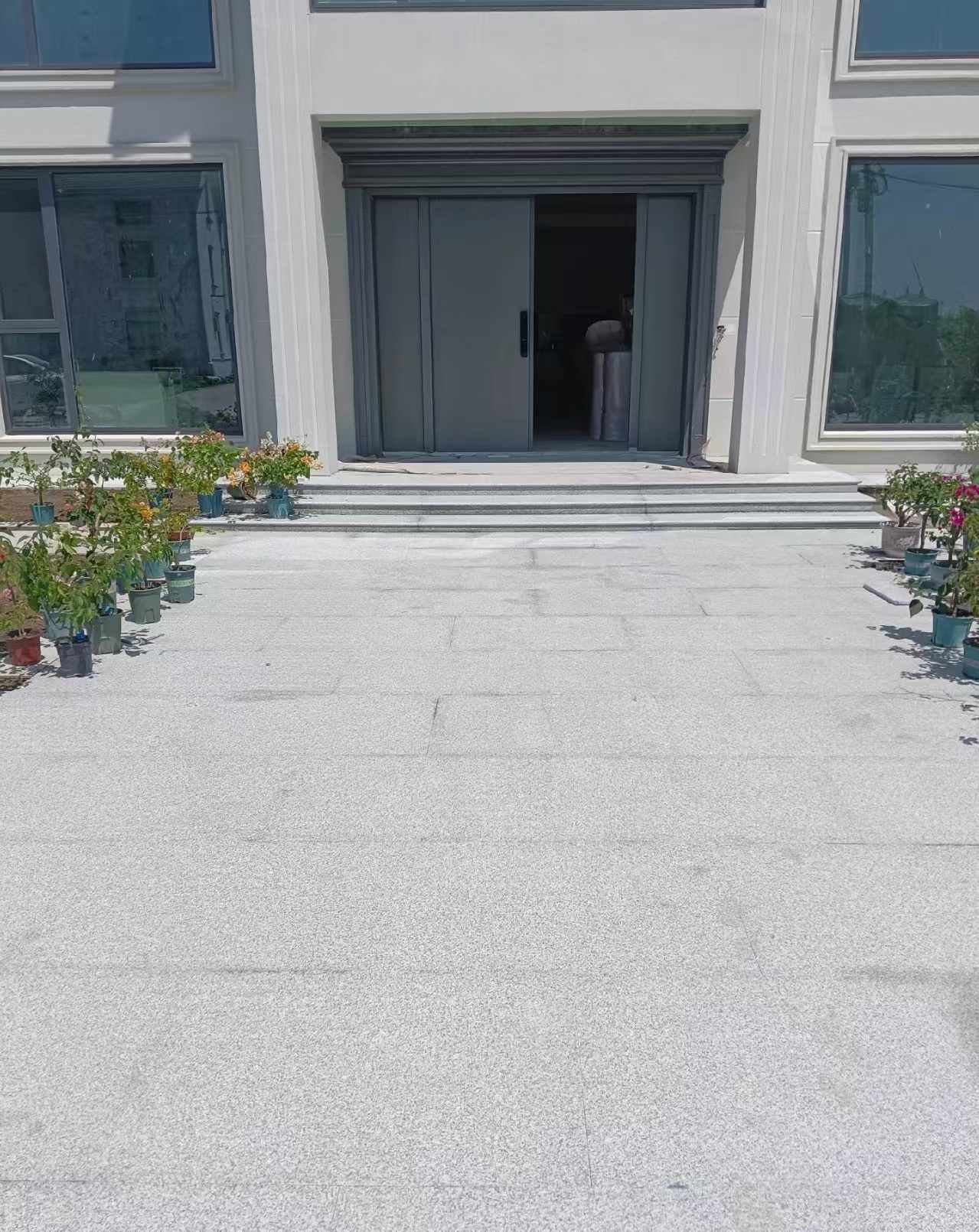 钦州 芝麻白花岗岩地铺石地面铺装