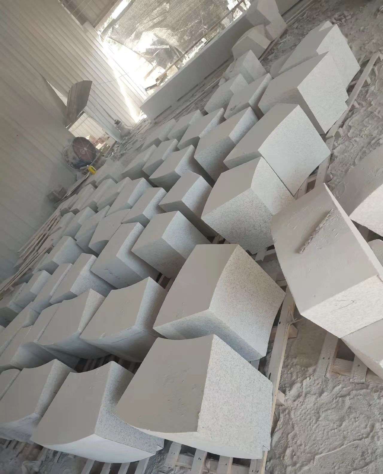 钦州 白麻花岗岩异形坐凳