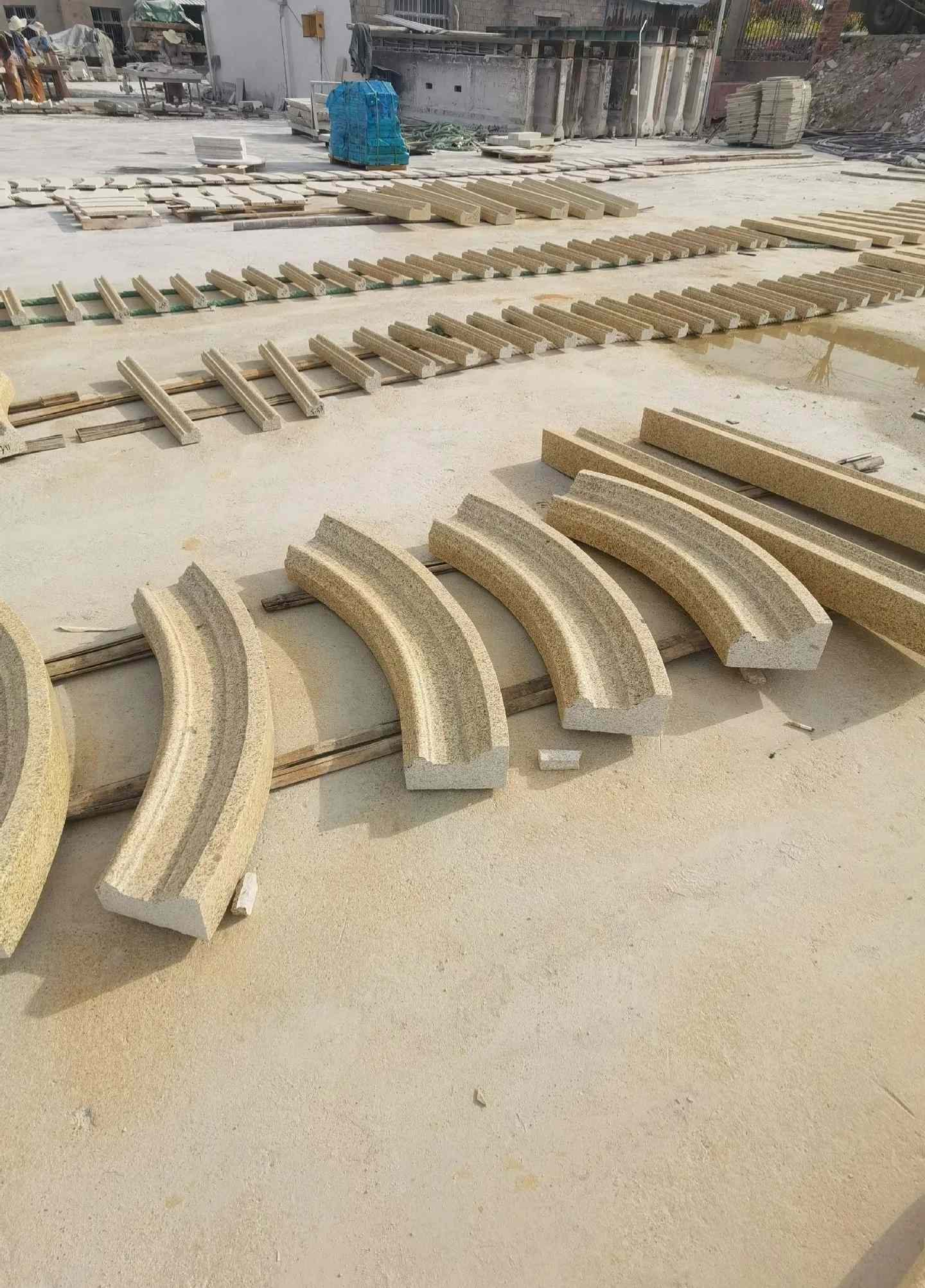 钦州 黄金麻花岗岩别墅线条