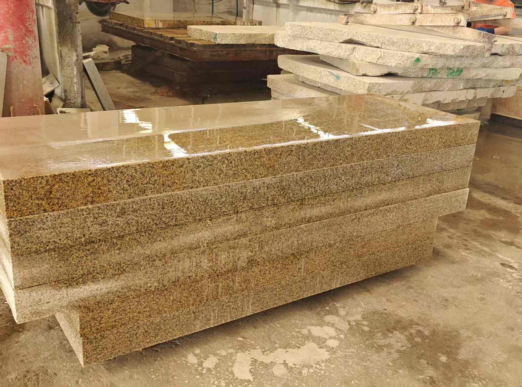 钦州 黄金麻栏杆料半成品加工中